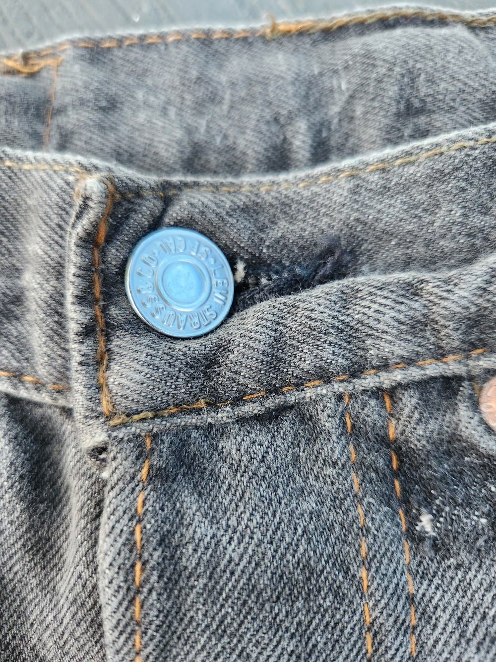 Levi's Black Denim Frayed Hem Mini Skirt - Picture 2 of 8